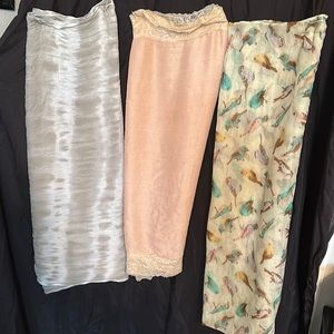 Lot of infinity scarves chiffon.